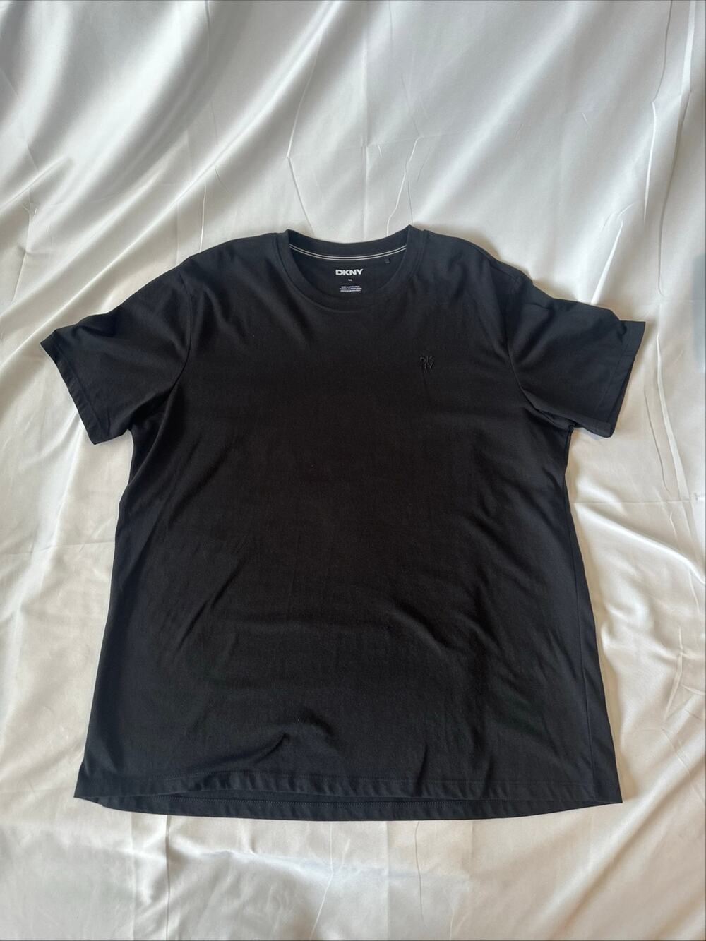 DKNY Mens Black Short Sleeve T-Shirt Embroidered Chest Logo Size XL NWOT